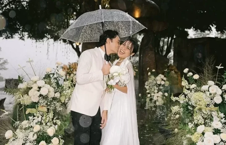 5 Potret Pernikahan Mikha Angelo lalu Gregoria Mariska, Romantis Banget!