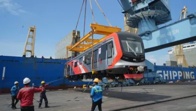 2 Trainset KRL Commuter Baru dari China Sampai di area tempat Indonesia, Kapan Dipakai KAI?