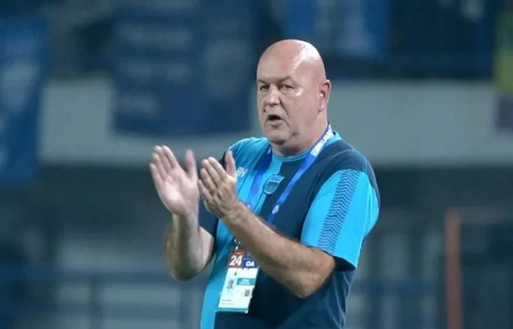 Bojan Hodak Ubah Pola Latihan Persib Bandung pada Periode Ramadan