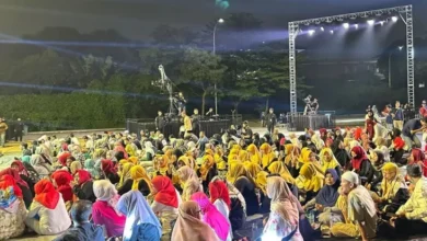 Momen Emak-emak Ramaikan Tabligh Akbar Ramadan 2025 di tempat area TMII, Seru Abis!