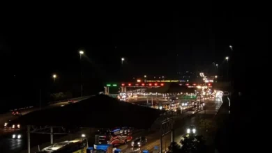Arus Balik, Gerbang Tol Cikatama Dipadati Kendaraan dari Trans Jawa Waktu senja Ini adalah adalah