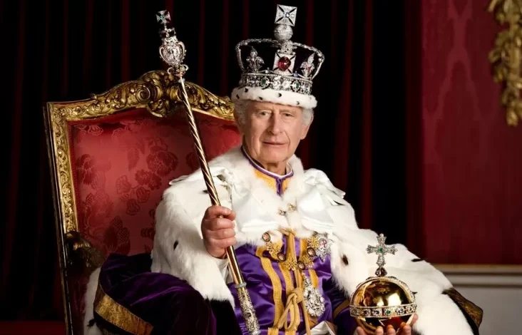 Raja Charles III Diminta Turun Takhta lalu Menyerahkan Mahkota ke Pangeran William